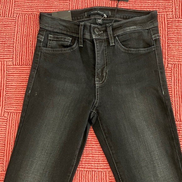 Flying Monkey women’s size 25 NWT black faded Denim jeans - Picture 7 of 15